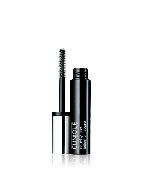 Chubby Lash Fattening Mascara, Für gleichmäßige, dichte Wimpern die Mascara von den Ansätzen der Wimpern bis zu den Spitzen hin in leichten Wellen-Bewegungen tuschen. So wird jede einzelne Wimper mit Mascara eingehüllt. Für die unteren Wimpern das Bürstchen senkrecht halten und ganz leicht auftragen. Optimale Ergebnisse erzielen Sie mit der Bottom Lash Mascara, die speziell für die unteren Wimpern entwickelt worden ist. Lassen Sie die Mascara zwischen den einzelnen Applikationen trocknen.