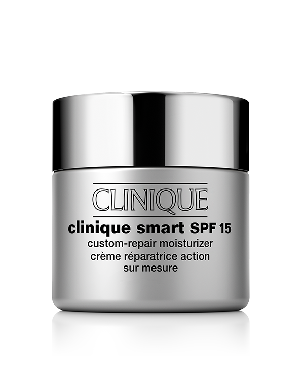 Clinique Smart™ SPF15 Moisturizer, Un soin qui favorise l&#039;hydratation, donne de l&#039;éclat et répare efficacement les dommages.